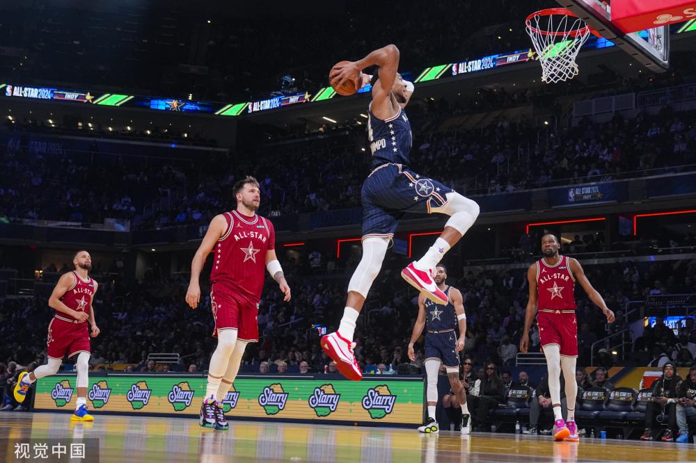 举足轻重 举足轻重