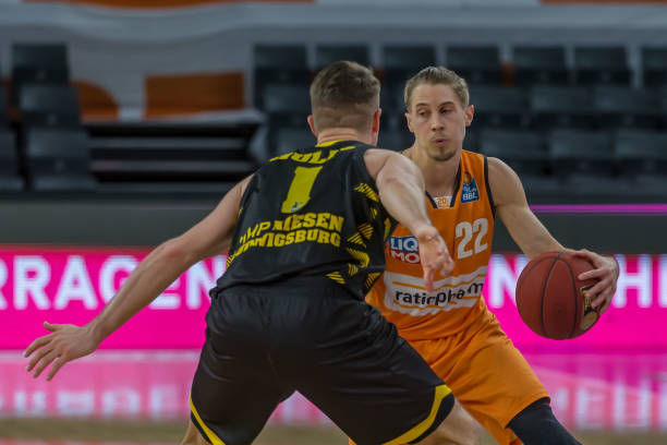 教练组的悉 教练组的悉