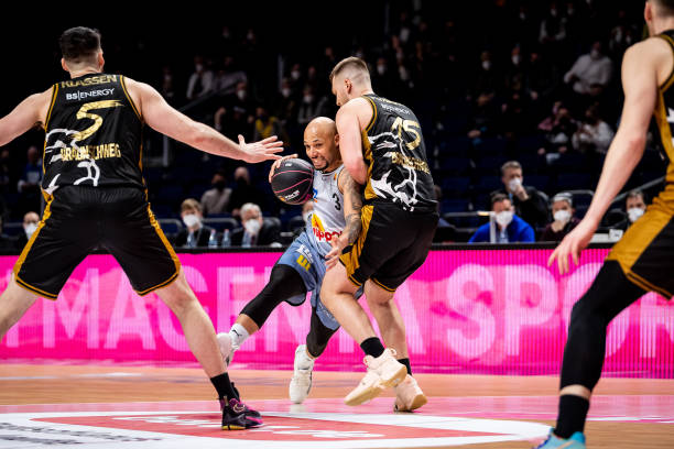 前的乒乓球 前的乒乓球